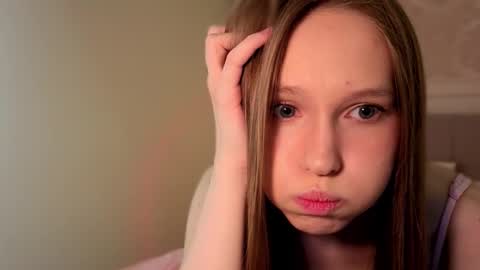 Snapshot of alllura chatting on March 5, 1:34 am Axi online show from March 5, 1:34 am