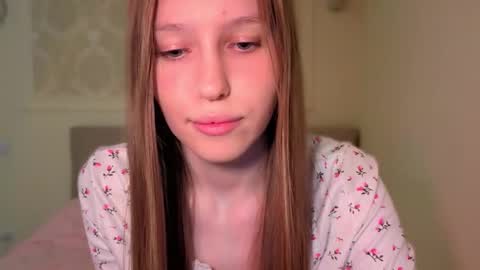 Snapshot of alllura chatting on March 6, 2:30 am Axi online show from March 6, 2:30 am