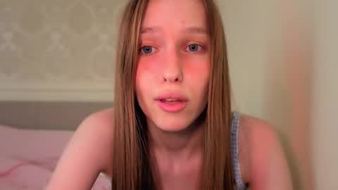 Snapshot of alllura chatting on March 7, 7:16 am Axi online show from March 7, 7:16 am