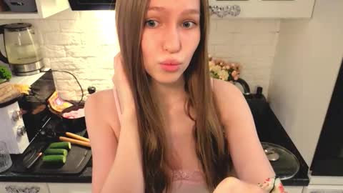 Snapshot of alllura chatting on March 23, 1:09 am Axi online show from March 23, 1:09 am