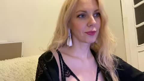 Nika online show from May 31, 6:04 pm