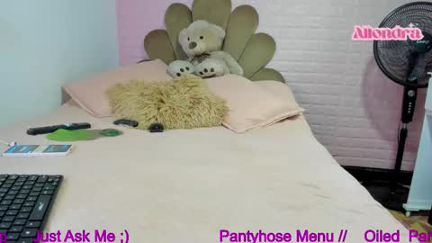 allondra online show from September 25, 8:56 pm