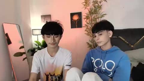 Snapshot of alluring_alpha chatting on February 14, 6:21 am kim and josh online show from February 14, 6:21 am