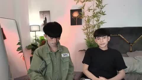 Snapshot of alluring_alpha chatting on February 26, 6:51 pm kim and josh online show from February 26, 6:51 pm