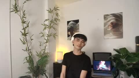 kim and josh online show from June 26, 8:57 pm
