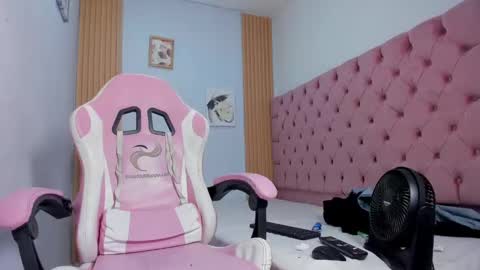 alluringangel01 online show from October 31, 2:45 am