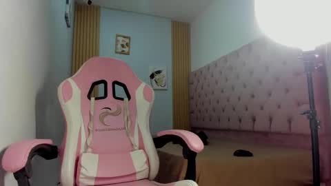 alluringangel01 online show from November 3, 3:19 am