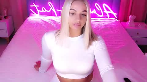 AlwaysHot online show from November 5, 2:11 am