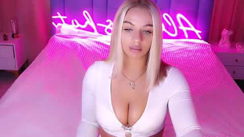 AlwaysHot online show from November 10, 2:43 am