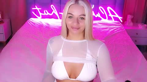 AlwaysHot online show from December 5, 3:04 am