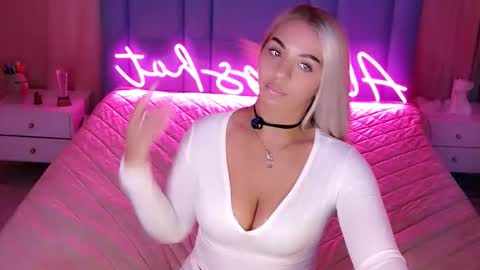 AlwaysHot online show from February 20, 2:08 am