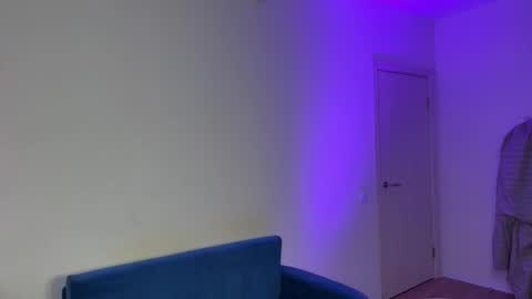 Snapshot of ally__horny chatting on December 20, 4:41 am Ally online show from December 20, 4:41 am