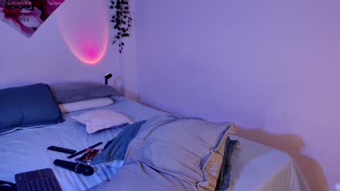 ally_clark online show from January 14, 2:40 am