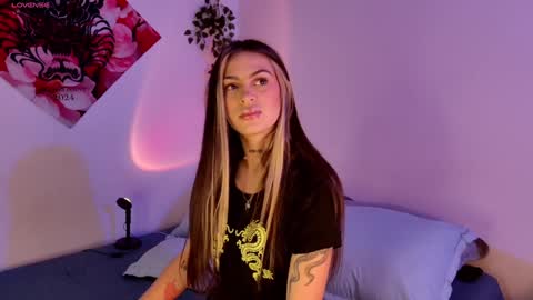 ally_clark online show from January 23, 11:58 am