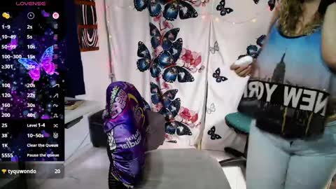 Lina online show from April 18, 4:44 pm