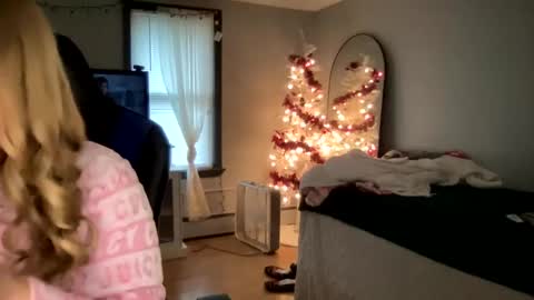 allyanalangel online show from January 13, 8:04 pm