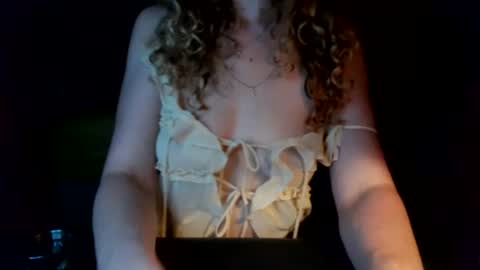 Snapshot of allycat4xoxo chatting on June 3, 3:42 am allycat4xoxo online show from June 3, 3:42 am