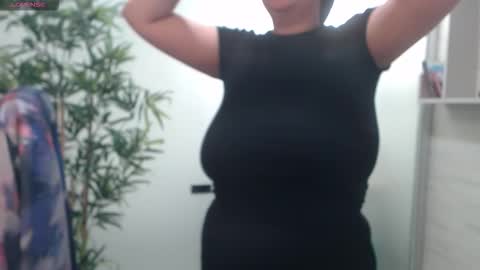 Snapshot of allyiah chatting on September 29, 3:39 pm         online show from September 29, 3:39 pm