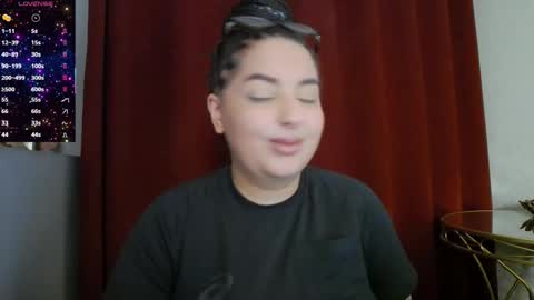 Snapshot of allyiah chatting on October 12, 3:22 pm         online show from October 12, 3:22 pm