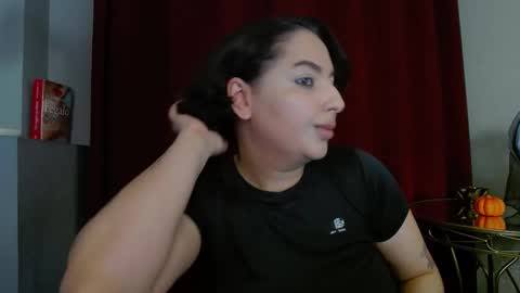 Snapshot of allyiah chatting on October 29, 7:37 pm         online show from October 29, 7:37 pm