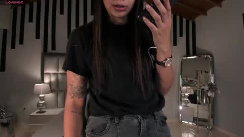 Snapshot of allyjensen chatting on February 17, 10:12 am Alisson online show from February 17, 10:12 am