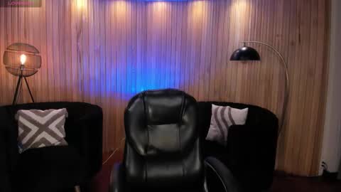 Snapshot of allyjensen chatting on February 26, 10:25 am Alisson online show from February 26, 10:25 am