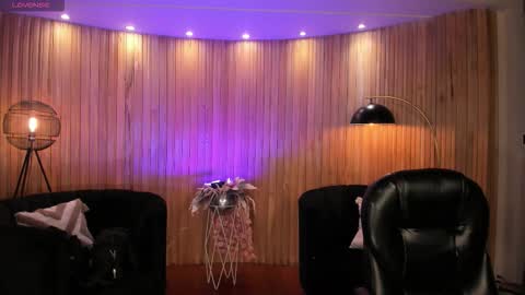 Snapshot of allyjensen chatting on February 28, 10:16 am Alisson online show from February 28, 10:16 am