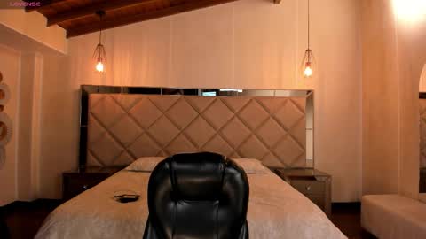 Snapshot of allyjensen chatting on March 2, 10:11 am Alisson online show from March 2, 10:11 am