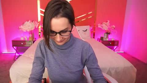 allymiss online show from December 19, 9:16 am