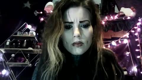Snapshot of allymoon1369 chatting on March 20, 9:25 am allymoon1369 online show from March 20, 9:25 am