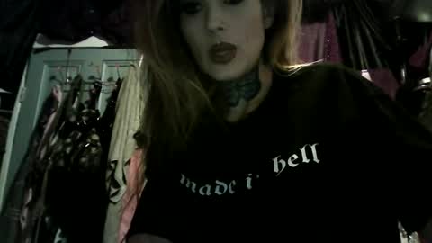 Snapshot of allymoon1369 chatting on March 26, 7:30 pm allymoon1369 online show from March 26, 7:30 pm
