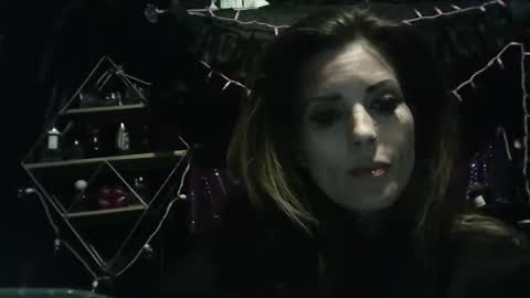 Snapshot of allymoon1369 chatting on May 20, 11:27 am allymoon1369 online show from May 20, 11:27 am