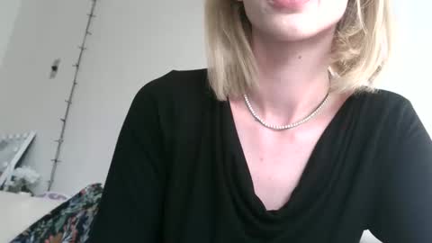 Ally Girl In Her Ally World online show from June 8, 1:39 am