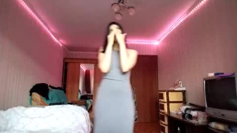 Mia online show from February 2, 2:16 pm