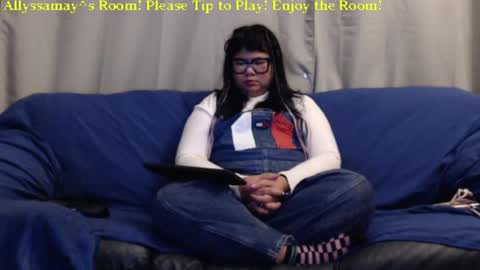 Allyssamay online show from December 4, 6:33 am