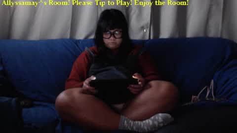 Allyssamay online show from December 28, 7:33 am