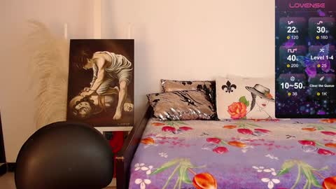 alma_art_ online show from December 12, 9:15 pm