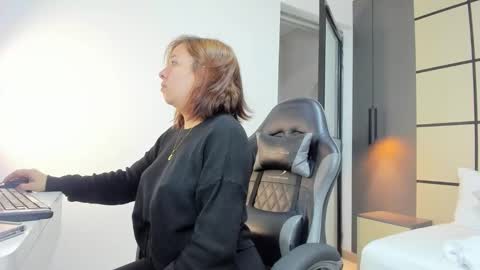 ALMA FENIX  online show from September 29, 12:21 pm