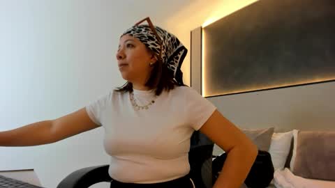 ALMA FENIX  online show from October 18, 12:28 pm