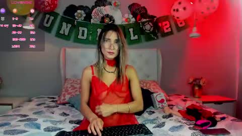 Snapshot of alma_rose_ chatting on July 1, 2:35 am alma_rose_ online show from July 1, 2:35 am