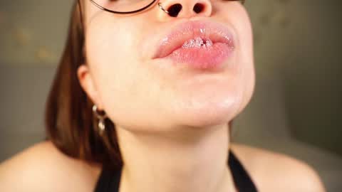 Alma online show from December 3, 9:55 am