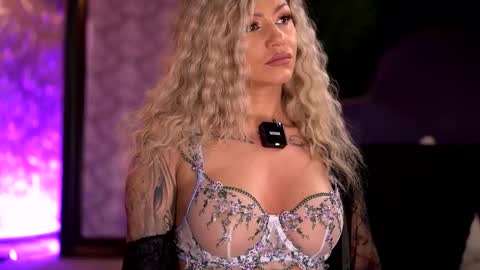 Alma online show from December 1, 6:46 pm