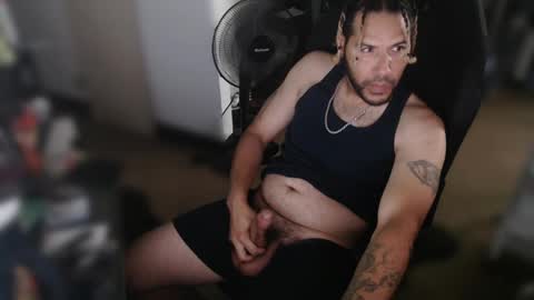 Snapshot of aloha_king chatting on January 1, 2:20 pm simplyfaded online show from January 1, 2:20 pm