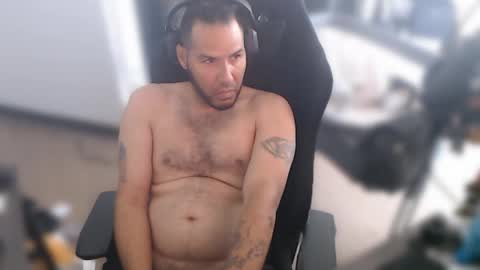 Snapshot of aloha_king chatting on March 2, 11:31 pm simplyfaded online show from March 2, 11:31 pm