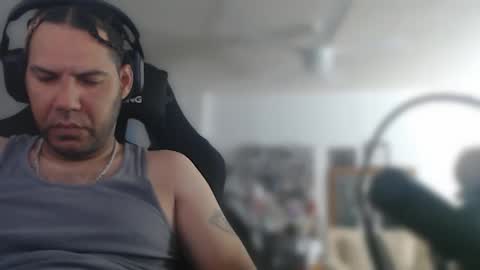 Snapshot of aloha_king chatting on November 22, 11:09 am simplyfaded online show from November 22, 11:09 am