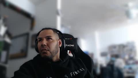 Snapshot of aloha_king chatting on February 27, 3:06 am simplyfaded online show from February 27, 3:06 am