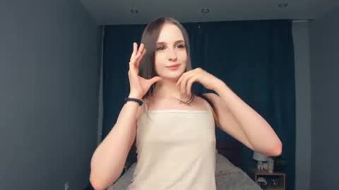 Alona online show from June 24, 7:02 pm
