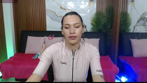Snapshot of alonddra_tay chatting on April 14, 11:49 am alonddra_tay online show from April 14, 11:49 am