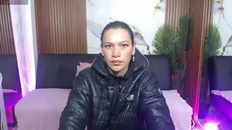 Snapshot of alonddra_tay chatting on May 1, 11:37 am alonddra_tay online show from May 1, 11:37 am