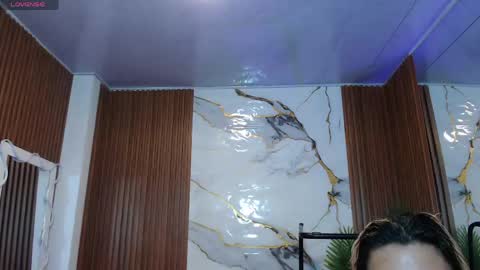 Snapshot of alonddra_tay chatting on May 6, 11:26 am alonddra_tay online show from May 6, 11:26 am